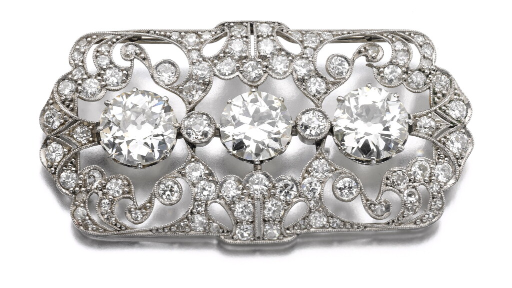 View full screen - View 1 of Lot 684. Diamond brooch | 鑽石別針.