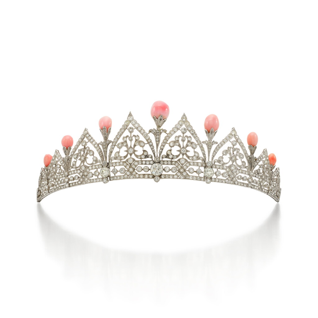 View full screen - View 1 of Lot 550. Conch pearl and diamond tiara, early 20th-century, 海螺珠 配 鑽石 冠冕,二十世紀早期.