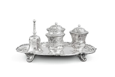 View full screen - View 1 of Lot 107. A silver inkstand, unmarked, probably Germany circa 1760 | Encrier en argent, non poinçonné, probablement Allemagne vers 1760.