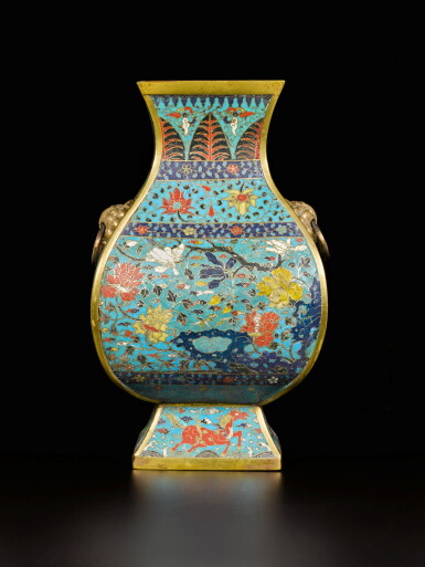 View full screen - View 1 of Lot 105. A cloisonné enamel 'floral' square vase (Fanghu), Qing dynasty, Kangxi period | 清康熙 掐絲琺瑯花卉紋方壺.