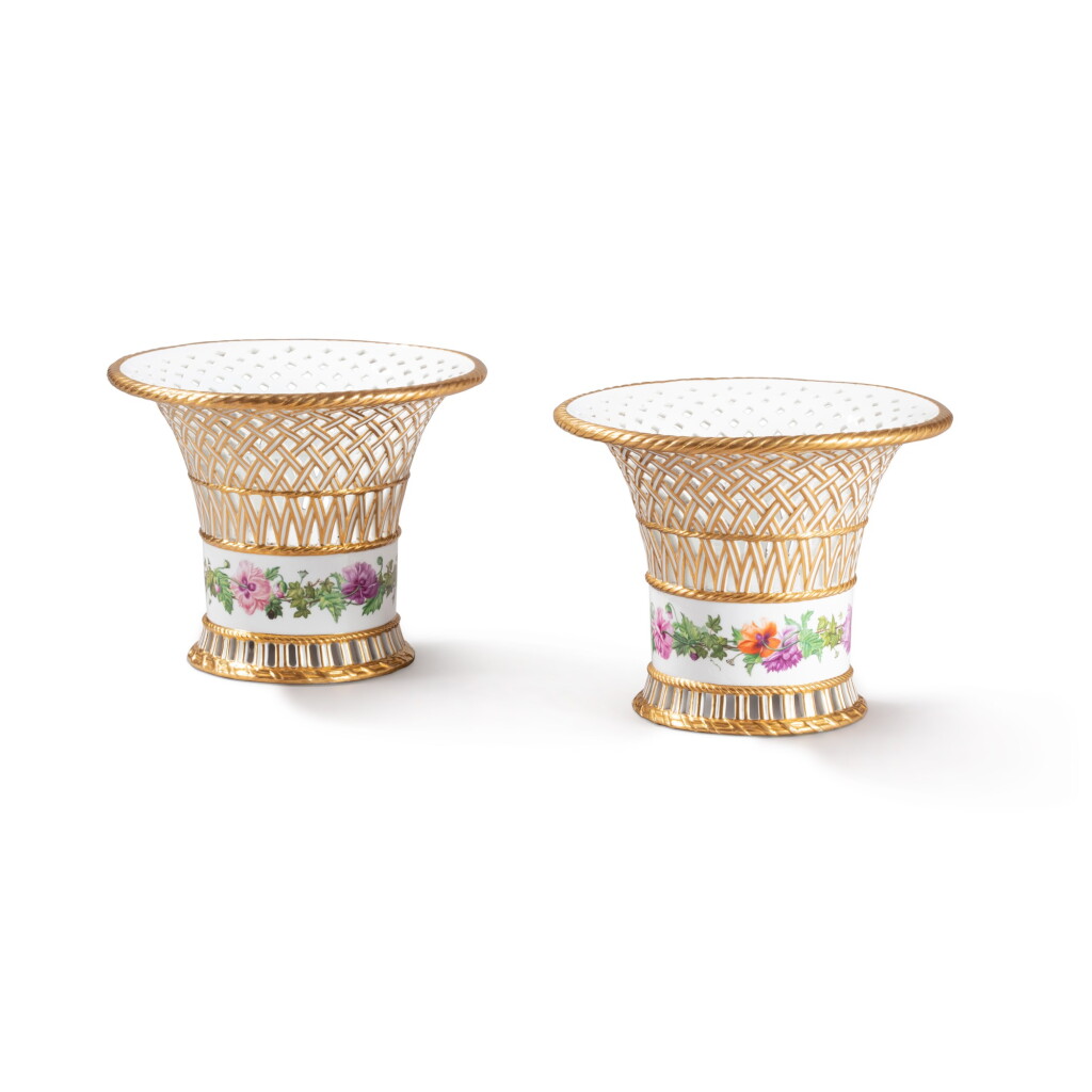 View full screen - View 1 of Lot 676. A pair of Sèvres (hardpaste) flared baskets (corbeille jasmin), 1814-1824.