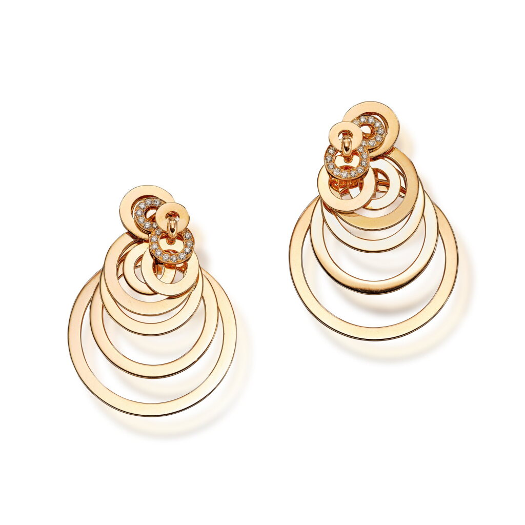 View full screen - View 1 of Lot 554. 'Gypsy' Pair of Diamond Pendent Earrings | de Grisogono | 'Gypsy' 鑽石耳墜一對.