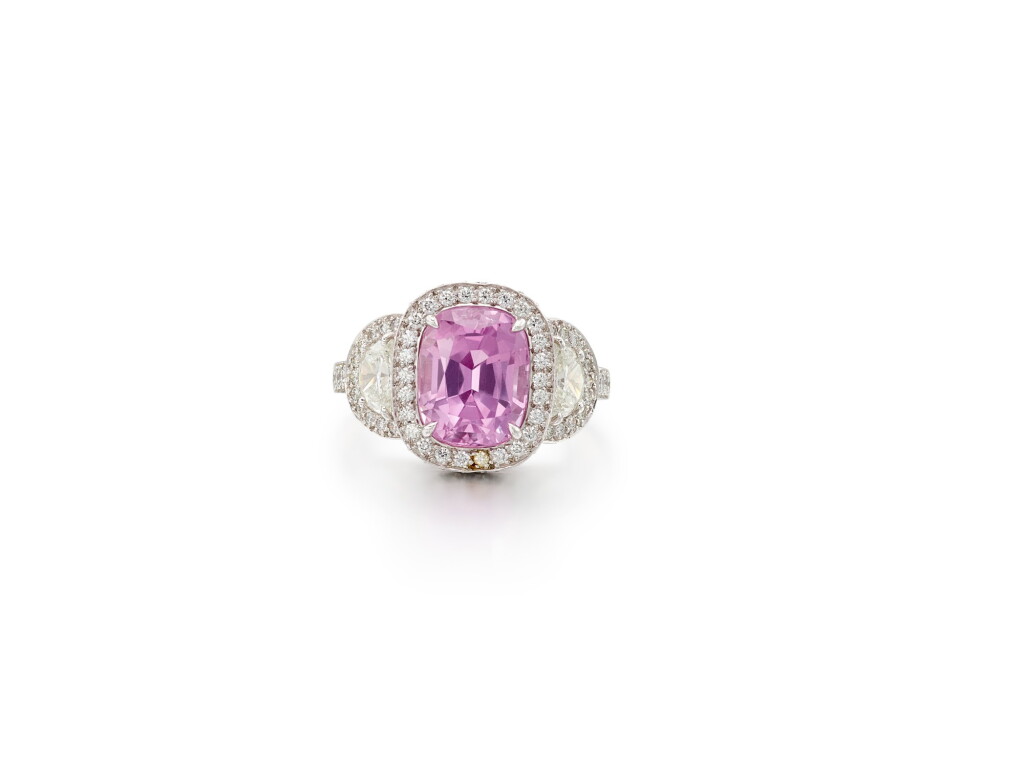 View full screen - View 1 of Lot 1672. Pink Sapphire and Diamond Ring | 蒂芙尼 | 4.79克拉 粉紅剛玉 配 鑽石 戒指.