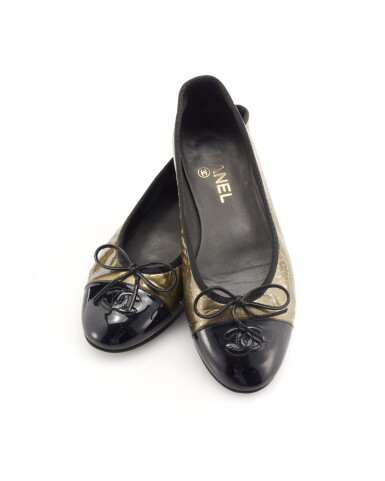 View full screen - View 1 of Lot 47. Pair of green and black patent leather flats.