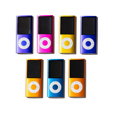 View full screen - View 1 of Lot 39. A set of seven Apple iPod Nano, 4th generation, 8 and 16 Go Subtitle.