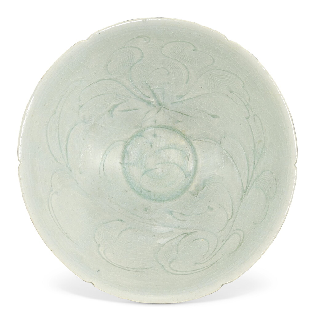 View full screen - View 1 of Lot 309. A QINGBAI CARVED 'PEONY' BOWL SOUTHERN SONG DYNASTY | 南宋 青白釉牡丹紋笠式葵口盌.