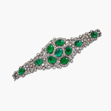 View full screen - View 1 of Lot 1527. Emerald and Diamond Bangle |「贊比亞」 祖母綠 配 鑽石 手鐲.