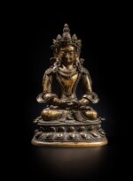 Statuette d'Amitayus en bronze doré, dynastie Qing, XVIIIe siècle | A gilt-bronze figure of Amitayus, Qing dynasty, 18th century