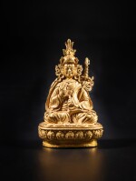 Statuette de Padmasambhava en alliage de cuivre doré, Tibet ou Bhoutan, XIXe siècle | A gilt copper-alloy figure of Padmasambhava, Tibet or Bhutan, 19th century