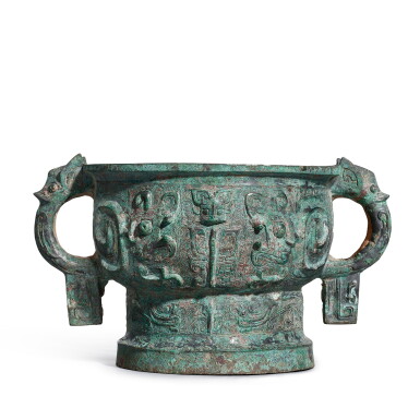 View full screen - View 1 of Lot 104. An archaic bronze ritual food vessel (gui), Western Zhou dynasty, 11th century BC 西周公元前十一世紀 青銅獸面紋簋.