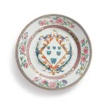 A Chinese Export Armorial Plate, Qing Dynasty, Yongzheng Period, Circa 1730 | 清雍正 約1730 粉彩紋章圖盤