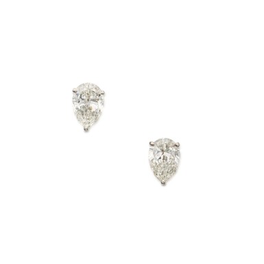 View full screen - View 1 of Lot 453. Pair of Diamond Earclips | 鑽石耳環一對.