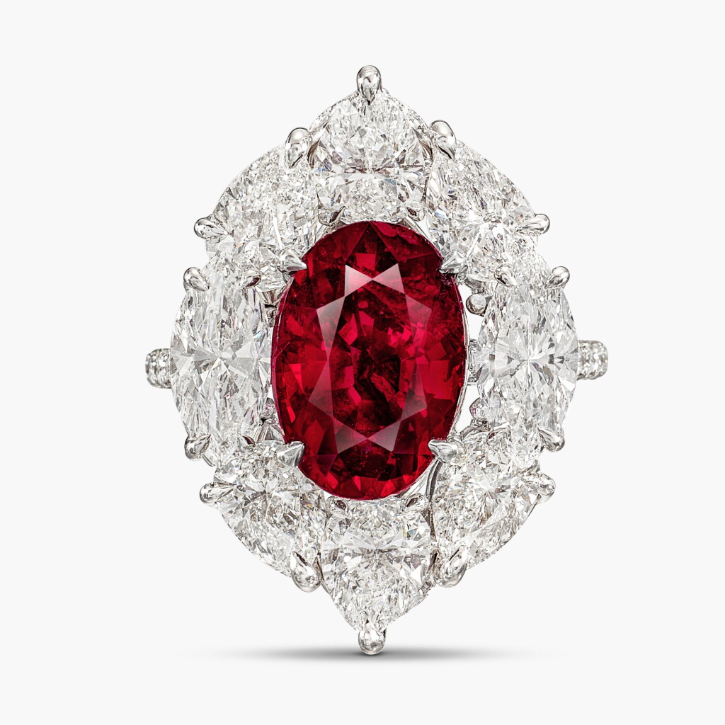 View full screen - View 1 of Lot 1805. Ruby and Diamond Ring | 5.03克拉 天然「緬甸」未經加熱紅寶石 配 鑽石戒指 .