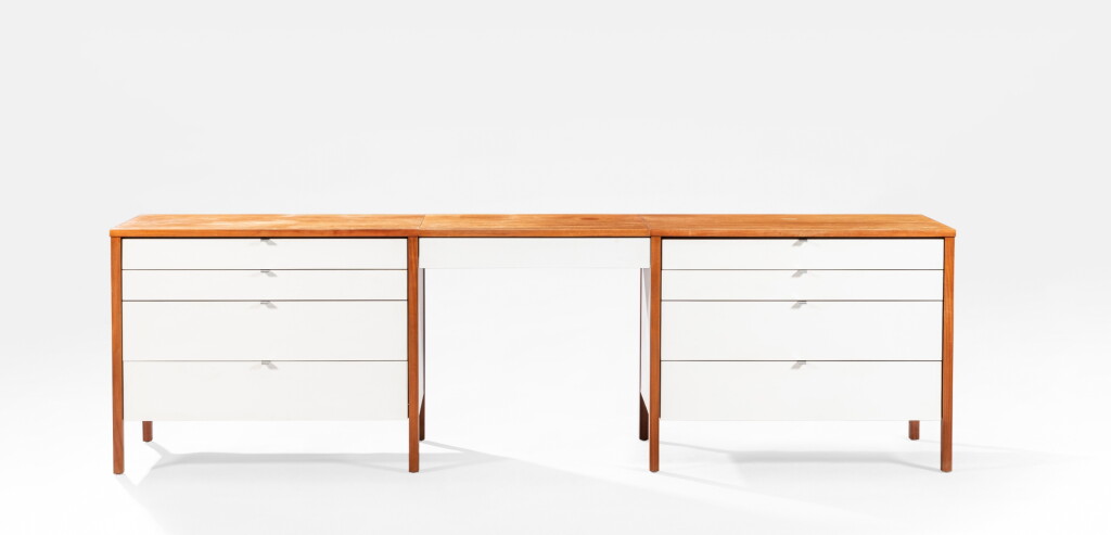 View full screen - View 1 of Lot 1057. Dressing table | Coiffeuse.