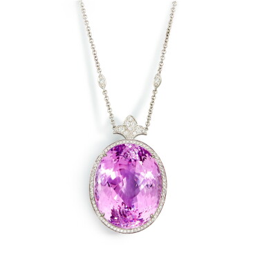 View full screen - View 1 of Lot 1642. Kunzite and Diamond Pendent Necklace | 114.04克拉 天然紫鋰輝石 配 鑽石 項鏈.