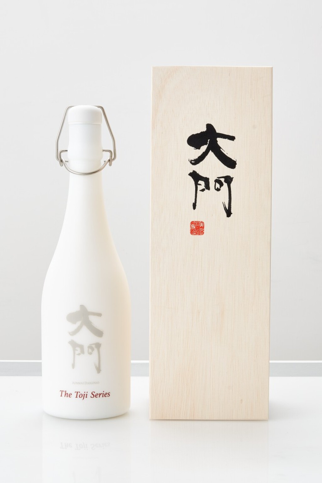 View full screen - View 1 of Lot 5087. 大門 Daimon The Toji Series Edition I Junmai Daiginjo 1999 BY02 (1 BT72).