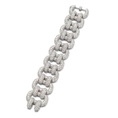 View full screen - View 1 of Lot 32. DIAMOND BRACELET.