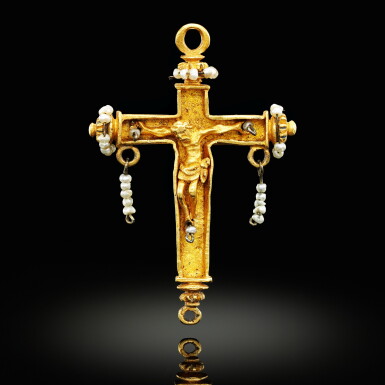 View full screen - View 1 of Lot 37. Spanish, circa 1600 | Pectoral crucifix.
