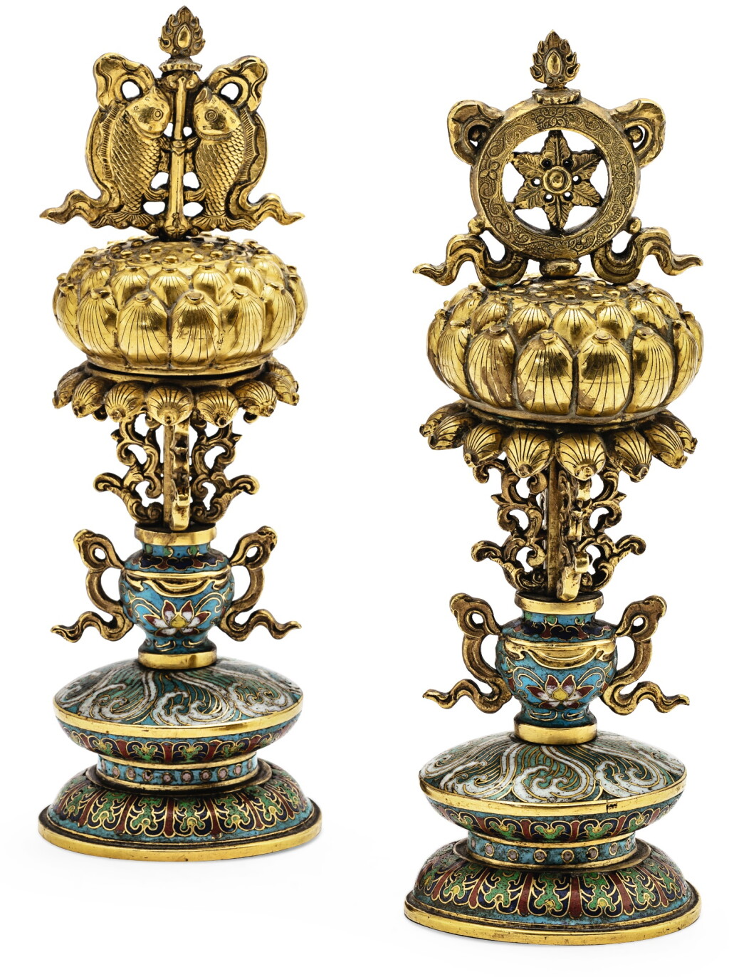 View full screen - View 1 of Lot 25. DEUX EMBLÈMES BOUDDHISTES EN BRONZE DORÉ ET ÉMAUX CLOISONNÉS DYNASTIE QING, ÉPOQUE QIANLONG | 清乾隆 掐絲琺瑯八寶供器二件 | Two gilt-bronze and cloisonné enamel Buddhist emblems, Qing Dynasty, Qianlong period.