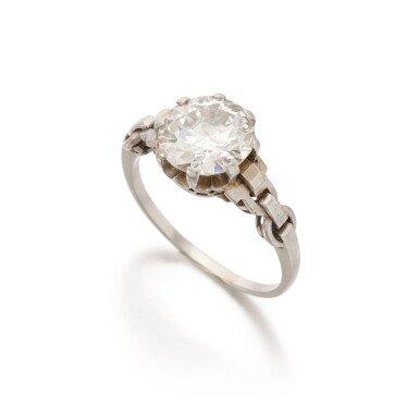 View full screen - View 1 of Lot 52. DIAMOND RING (SOLITARIO).