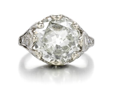 View full screen - View 1 of Lot 117. DIAMOND RING, 1920s.
