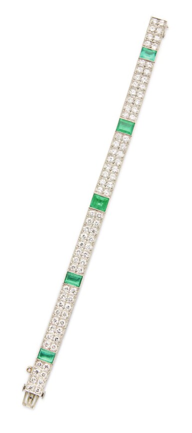 View full screen - View 1 of Lot 22. GATTLE | EMERALD AND DIAMOND BRACELET.