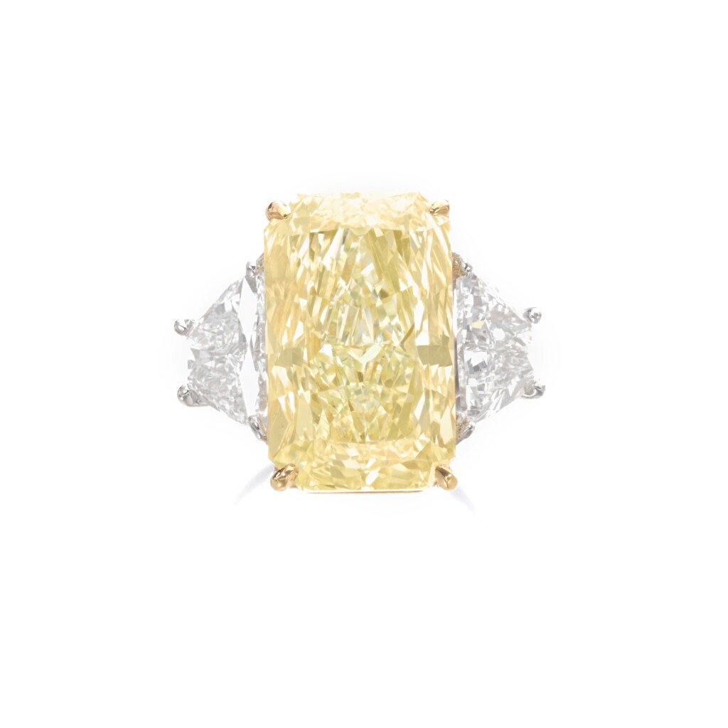 View full screen - View 1 of Lot 365. Attractive fancy intense yellow diamond ring | 寶格麗 | 濃彩黃色鑽石戒指.