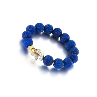 View full screen - View 1 of Lot 111. Bracelet lapis-lazuli et diamants | Lapis lazuli and diamond bracelet.
