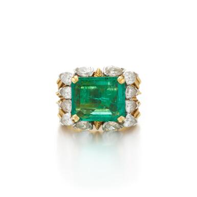 View full screen - View 1 of Lot 79. Emerald and diamond ring (Anello in smeraldo e diamanti).
