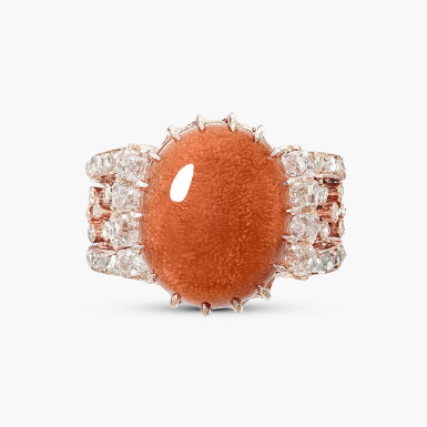 View full screen - View 1 of Lot 1338. Natural Horse Conch Pearl And Diamond Ring | 天然 馬螺珍珠 配 鑽石 戒指.