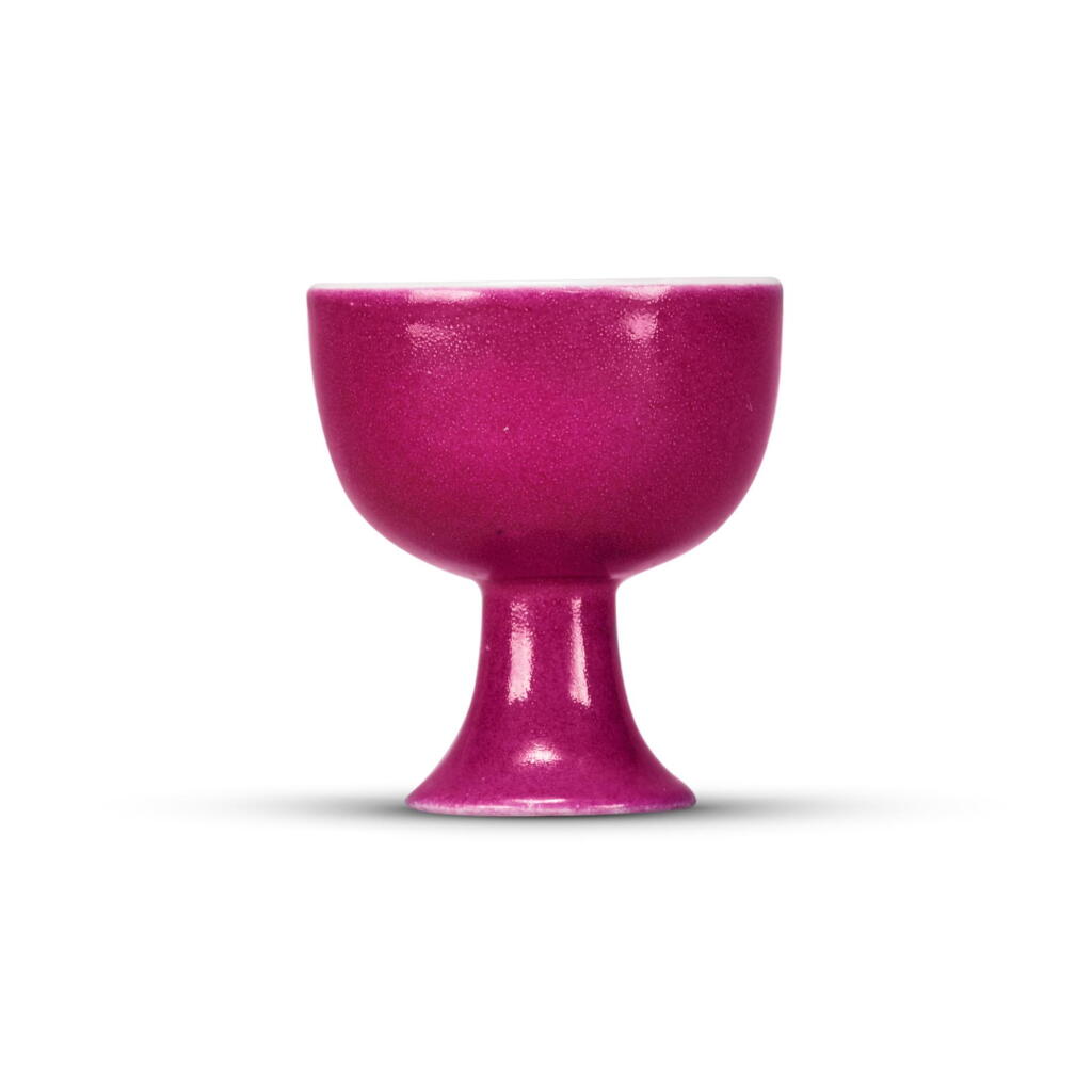 View full screen - View 1 of Lot 1098. A miniature ruby-enameled stemcup, 20th century | 二十世紀 胭脂紅釉小高足盃 《大清雍正年製》仿款.