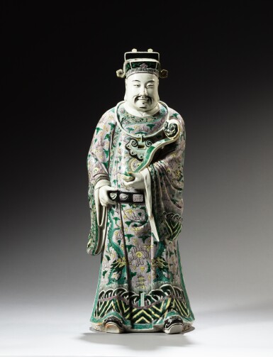 View full screen - View 1 of Lot 228. A large famille-verte figure of a Daoist official, 19th / 20th century | 十九 / 二十世紀 素三彩天官坐像.