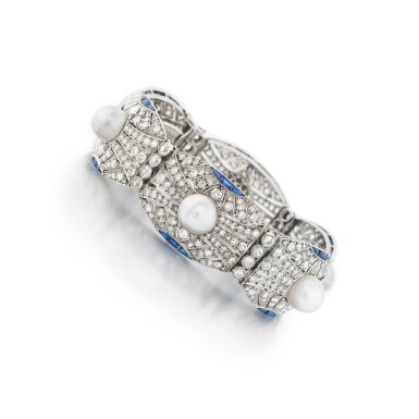 View full screen - View 1 of Lot 725. Bracelet perles fines, saphirs et diamants | Natural pearl, sapphire and diamond bracelet.