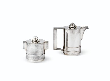 View full screen - View 1 of Lot 1042. Silver-plated covered sugar bowl and coffeepot, signed J. Després, Auxerre, circa 1960 | Sucrier couvert et cafetière en métal argenté, signés J. Després, Auxerre, vers 1960.