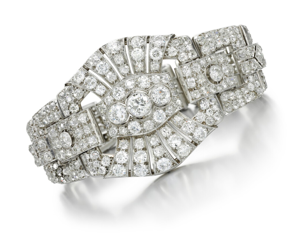 View full screen - View 1 of Lot 333. DIAMOND BRACELET.