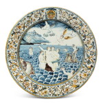 A Castelli maiolica armroial istoriato large dish, circa 1650-1700, workshop of Carlantonio Grue | Grand plat armorié "a istoriato" en majolique, Castelli, vers 1650-1700, atelier de Carlantonio Grue
