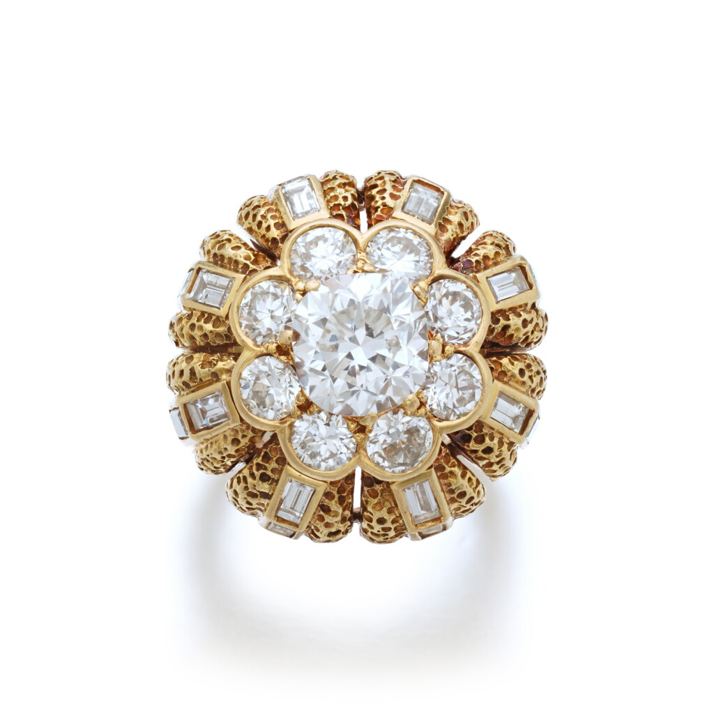 View full screen - View 1 of Lot 986. Gold and Diamond Ring.