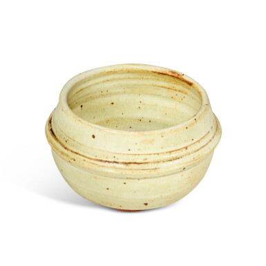 View full screen - View 1 of Lot 855. Round Vessel.
