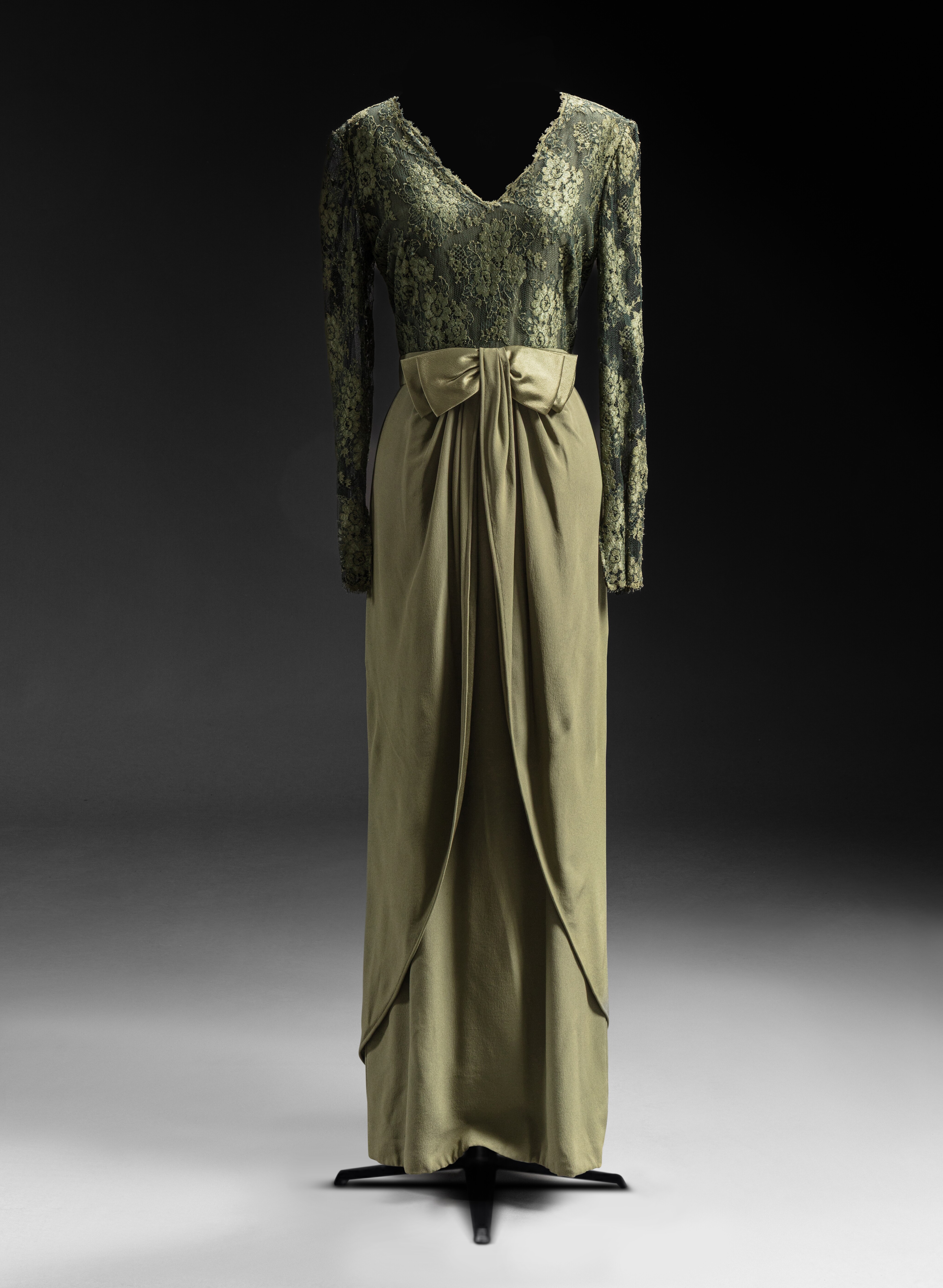Valentino | Haute Couture evening gown in bronze silk satin, lace Valentino | Haute Couture evening gown in bronze silk satin, lace