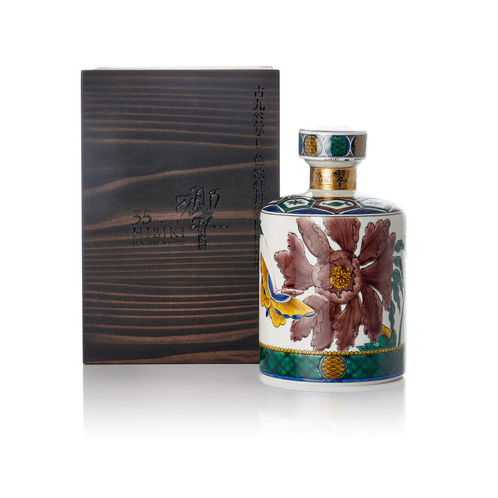 View full screen - View 1 of Lot 6040. 響35年 九谷燒 Hibiki 35 Year Old, Kutani Ceramic Collection 47.0 abv NV (1 BT70).