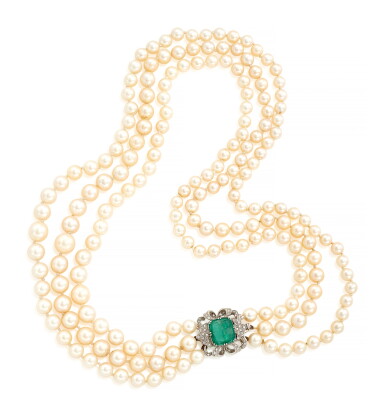 View full screen - View 1 of Lot 25. CULTURED PEARLS, EMERALD AND DIAMOND NECKLACE (COLLANA IN PERLE COLTIVATE, SMERALDO E DIAMANTI) .
