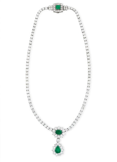 View full screen - View 1 of Lot 31. COLLIER EMERAUDES ET DIAMANTS | EMERALD AND DIAMOND NECKLACE .