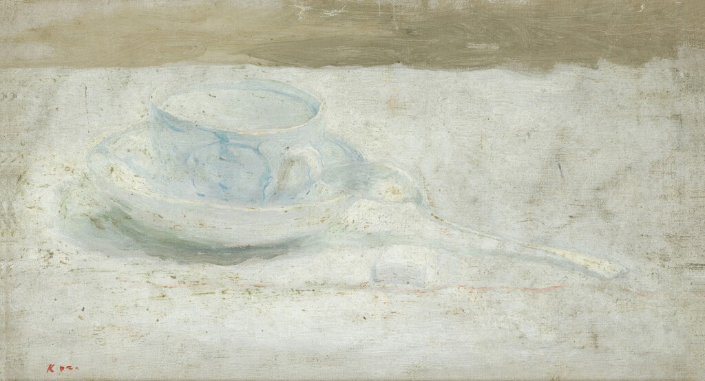 View full screen - View 1 of Lot 12. Tasse et cuillère sur une nappe blanche.