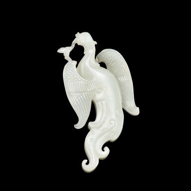 View full screen - View 1 of Lot 3006. A white jade 'phoenix and lingzhi' group, Qing dynasty, 19th century 清十九世紀 白玉鳳銜靈芝.