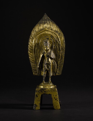 View full screen - View 1 of Lot 181. A RARE LARGE GILT-BRONZE VOTIVE FIGURE OF PADMAPANI NORTHERN WEI DYNASTY, FOURTH YEAR OF THE YONGPING PERIOD, CORRESPONDING TO 511 AD | 北魏永平四年(511年) 鎏金銅蓮華手觀音立像.