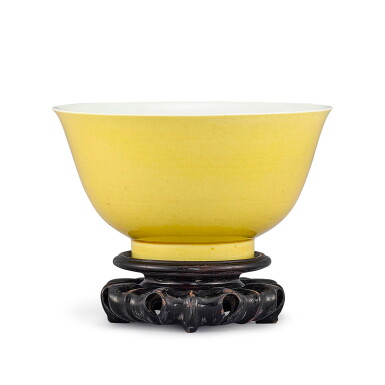 View full screen - View 1 of Lot 466. A YELLOW-GLAZED BOWL SEAL MARK AND PERIOD OF DAOGUANG | 清道光 黃釉撇口盌 《大清道光年製》款.