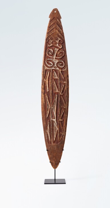 View full screen - View 1 of Lot 26. Planche votive gope, Golfe de Papouasie, Papouasie-Nouvelle-Guinée | Gope Spirit Board, Papuan Gulf, Papua New Guinea.