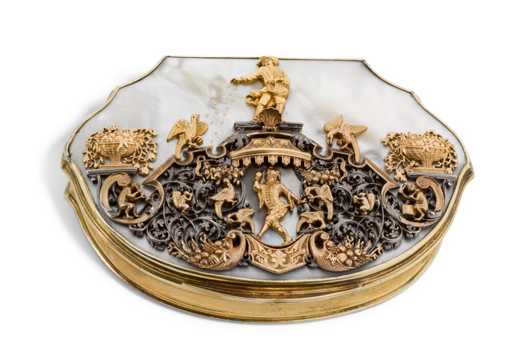 View full screen - View 1 of Lot 19. A silver-gilt snuff box with mother of pearl, gold and silver lid, probably Johann Melchior Dinglinger, Dresden, circa 1720.