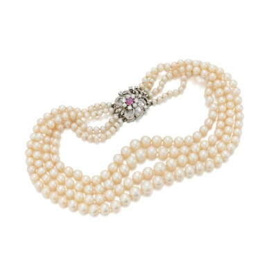 View full screen - View 1 of Lot 29. Cultured pearl and diamond necklace (Collana in perle coltivate e diamanti).
