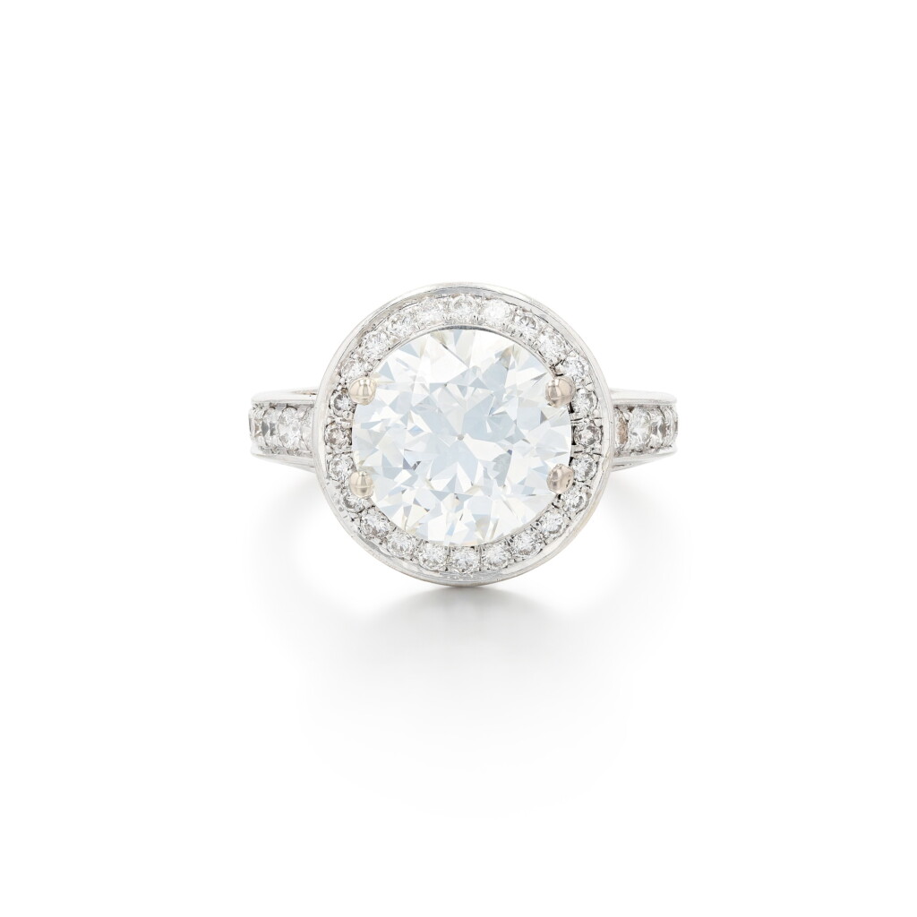 View full screen - View 1 of Lot 46. Bague diamants | Diamond ring .
